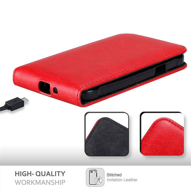 Cadorabo Hoesje geschikt voor Samsung Galaxy J1 2015 in APPEL ROOD - Beschermhoes Flip Case Cover magnetische sluiting