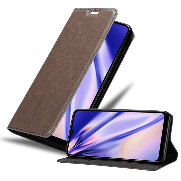 Cadorabo Hoesje geschikt voor Samsung Galaxy A02s in KOFFIE BRUIN - Beschermhoes Case magnetische sluiting Cover