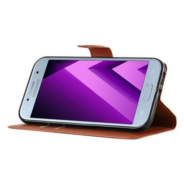 Cadorabo Hoesje geschikt voor Samsung Galaxy A5 2017 in CHOCOLADE BRUIN - Beschermhoes Cover magnetische sluiting Case