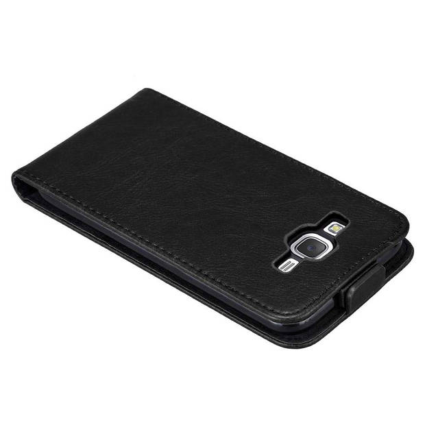 Cadorabo Hoesje geschikt voor Samsung Galaxy J7 2015 in ZWARTE NACHT - Beschermhoes Flip Case Cover magnetische sluiting
