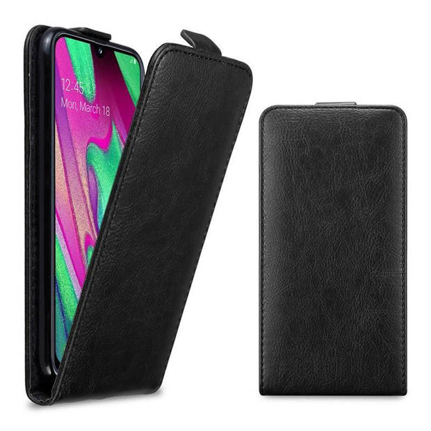 Cadorabo Hoesje geschikt voor Samsung Galaxy A40 in ZWARTE NACHT - Beschermhoes Flip Case Cover magnetische sluiting