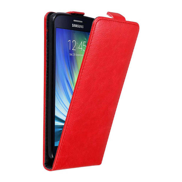 Cadorabo Hoesje geschikt voor Samsung Galaxy A7 2015 in APPEL ROOD - Beschermhoes Flip Case Cover magnetische sluiting