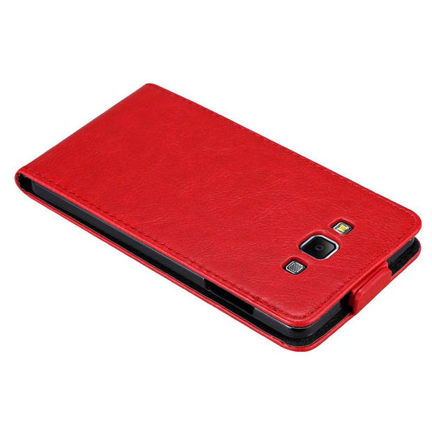 Cadorabo Hoesje geschikt voor Samsung Galaxy A7 2015 in APPEL ROOD - Beschermhoes Flip Case Cover magnetische sluiting