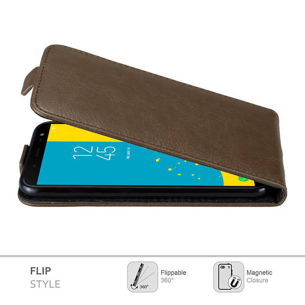 Cadorabo Hoesje geschikt voor Samsung Galaxy J6 2018 in KOFFIE BRUIN - Beschermhoes Flip Case Cover magnetische sluiting