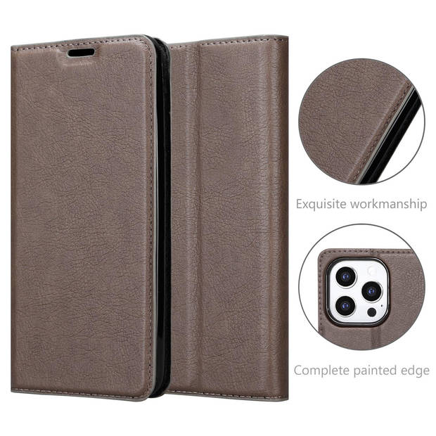 Cadorabo Hoesje geschikt voor Apple iPhone 13 PRO MAX in KOFFIE BRUIN - Beschermhoes Case magnetische sluiting Cover