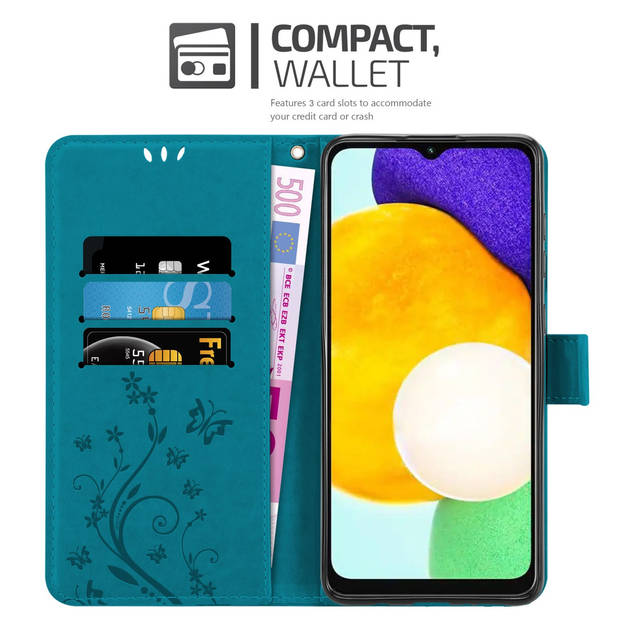 Cadorabo Hoesje geschikt voor Samsung Galaxy A13 5G in BLOEMEN BLAUW - Beschermhoes Case Cover Bloemen magnetische