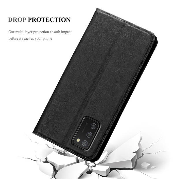 Cadorabo Hoesje geschikt voor Samsung Galaxy A02s in ZWARTE NACHT - Beschermhoes Case magnetische sluiting Cover