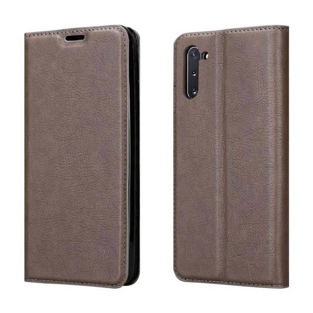 Cadorabo Hoesje geschikt voor Samsung Galaxy NOTE 10 in KOFFIE BRUIN - Beschermhoes Case magnetische sluiting Cover