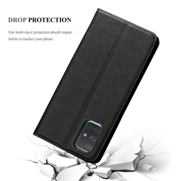 Cadorabo Hoesje geschikt voor Samsung Galaxy A71 5G in ZWARTE NACHT - Beschermhoes Case magnetische sluiting Cover