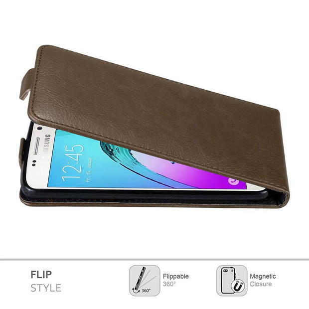 Cadorabo Hoesje geschikt voor Samsung Galaxy A3 2016 in KOFFIE BRUIN - Beschermhoes Flip Case Cover magnetische sluiting
