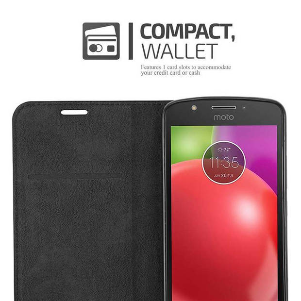 Cadorabo Hoesje geschikt voor Motorola MOTO E4 in KOFFIE BRUIN - Beschermhoes Case magnetische sluiting Cover