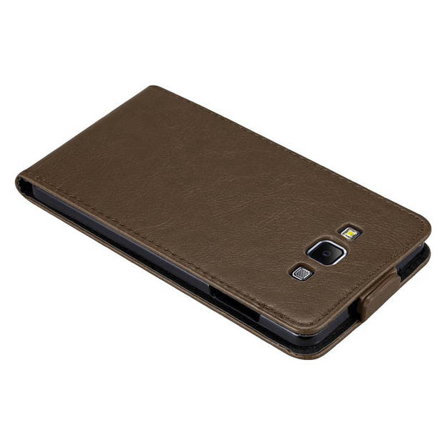 Cadorabo Hoesje geschikt voor Samsung Galaxy A7 2015 in KOFFIE BRUIN - Beschermhoes Flip Case Cover magnetische sluiting