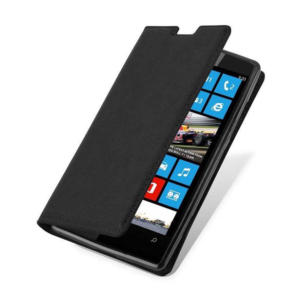 Cadorabo Hoesje geschikt voor Nokia Lumia 520 / 521 in ZWARTE NACHT - Beschermhoes Case magnetische sluiting Cover