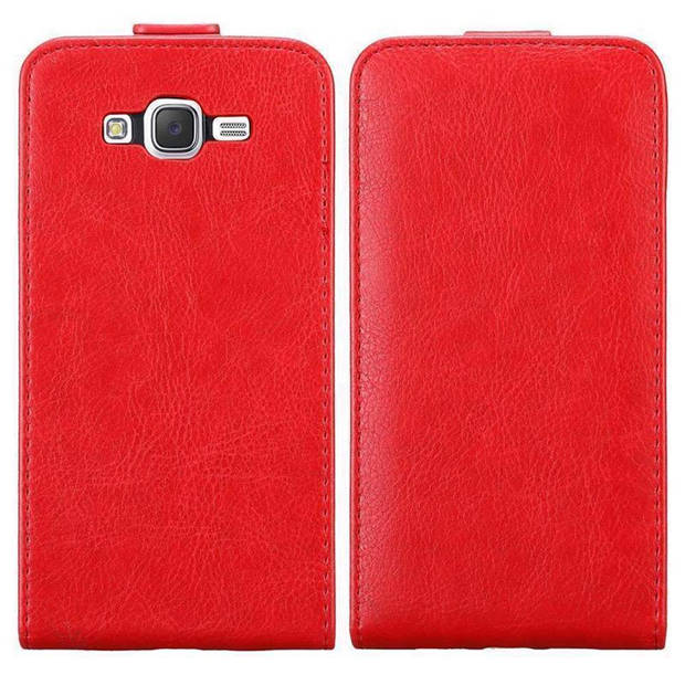 Cadorabo Hoesje geschikt voor Samsung Galaxy J7 2015 in APPEL ROOD - Beschermhoes Flip Case Cover magnetische sluiting