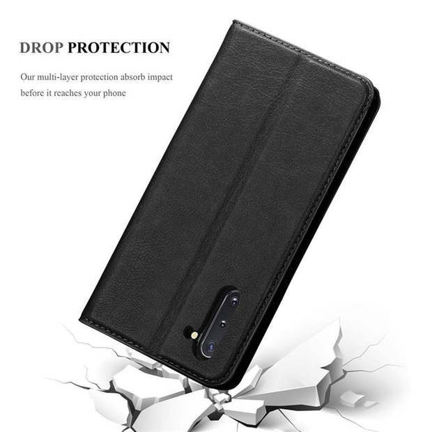 Cadorabo Hoesje geschikt voor Samsung Galaxy NOTE 10 in ZWARTE NACHT - Beschermhoes Case magnetische sluiting Cover