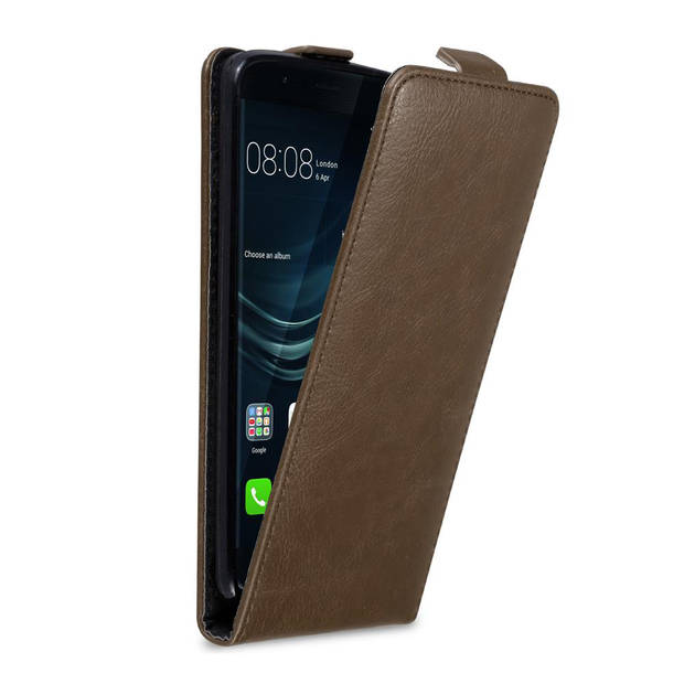 Cadorabo Hoesje geschikt voor Huawei P9 PLUS in KOFFIE BRUIN - Beschermhoes Flip Case Cover magnetische sluiting