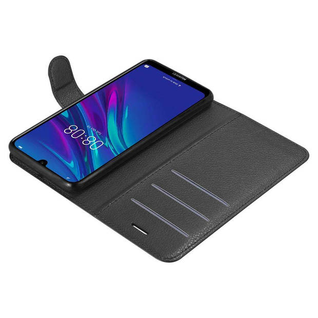 Cadorabo Hoesje geschikt voor Huawei Y6 2019 in PHANTOM ZWART - Beschermhoes Cover magnetische sluiting Case