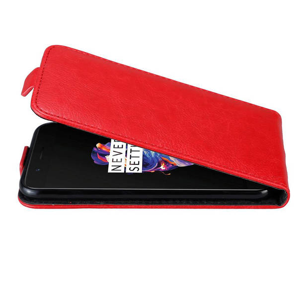 Cadorabo Hoesje geschikt voor OnePlus 5 in APPEL ROOD - Beschermhoes Flip Case Cover magnetische sluiting