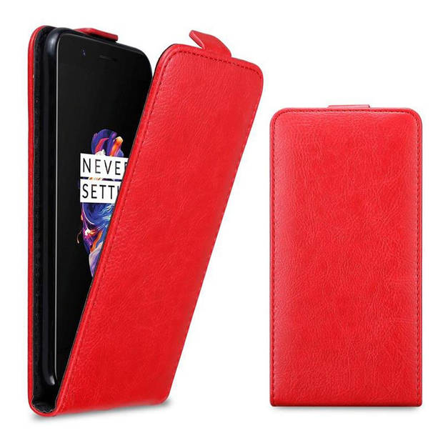 Cadorabo Hoesje geschikt voor OnePlus 5 in APPEL ROOD - Beschermhoes Flip Case Cover magnetische sluiting