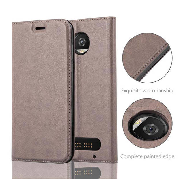 Cadorabo Hoesje geschikt voor Motorola MOTO Z2 PLAY / Z2 FORCE in KOFFIE BRUIN - Beschermhoes Case magnetische sluiting