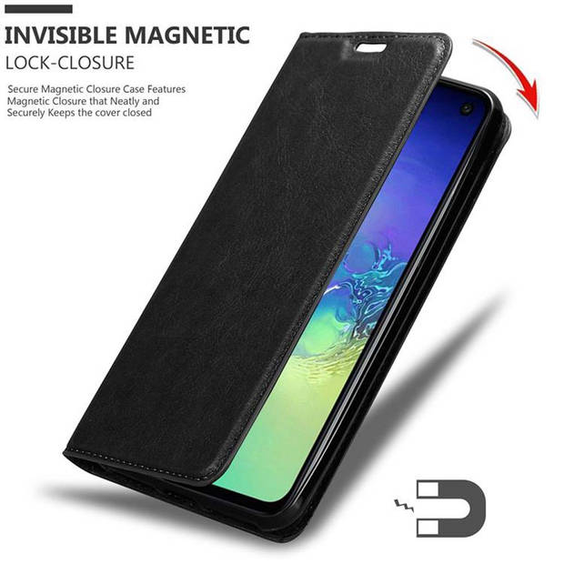 Cadorabo Hoesje geschikt voor Samsung Galaxy S10e in ZWARTE NACHT - Beschermhoes Case magnetische sluiting Cover