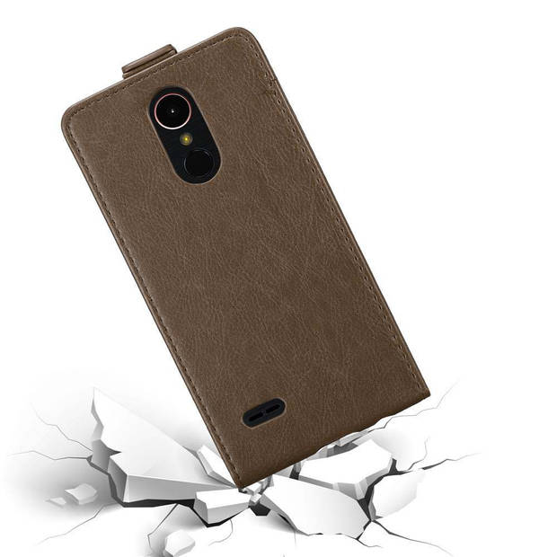 Cadorabo Hoesje geschikt voor LG K10 2017 in KOFFIE BRUIN - Beschermhoes Flip Case Cover magnetische sluiting