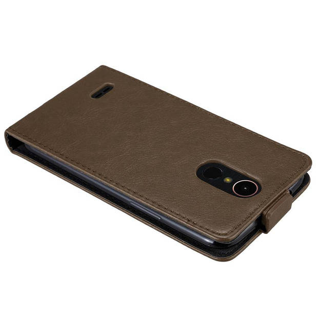 Cadorabo Hoesje geschikt voor LG K10 2017 in KOFFIE BRUIN - Beschermhoes Flip Case Cover magnetische sluiting