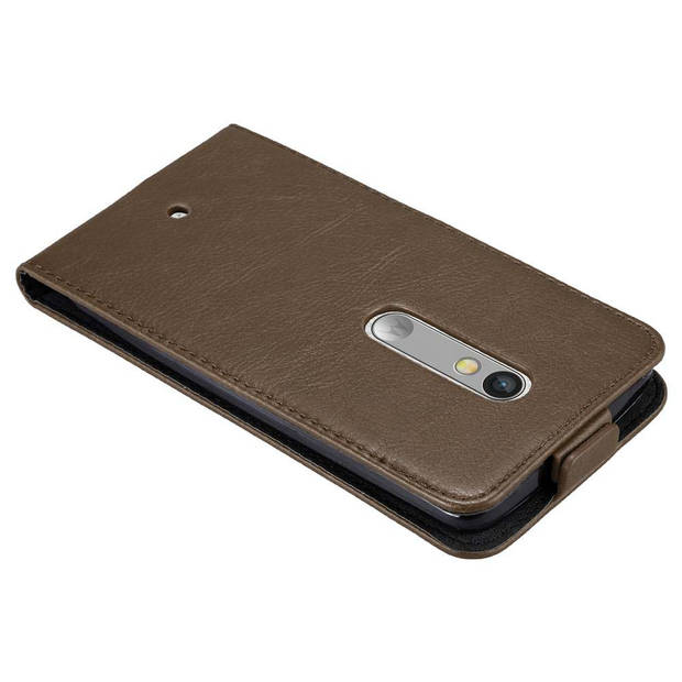 Cadorabo Hoesje geschikt voor Motorola MOTO X PLAY in KOFFIE BRUIN - Beschermhoes Flip Case Cover magnetische sluiting