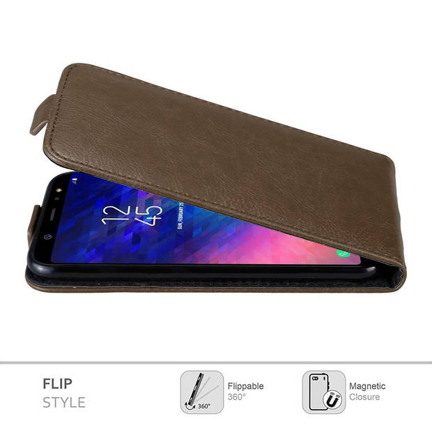 Cadorabo Hoesje geschikt voor Samsung Galaxy A6 PLUS 2018 in KOFFIE BRUIN - Beschermhoes Flip Case Cover magnetische