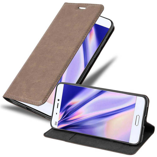 Cadorabo Hoesje geschikt voor Xiaomi Mi 5 in KOFFIE BRUIN - Beschermhoes Case magnetische sluiting Cover