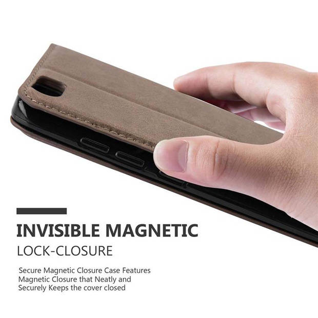 Cadorabo Hoesje geschikt voor Xiaomi Mi 5 in KOFFIE BRUIN - Beschermhoes Case magnetische sluiting Cover