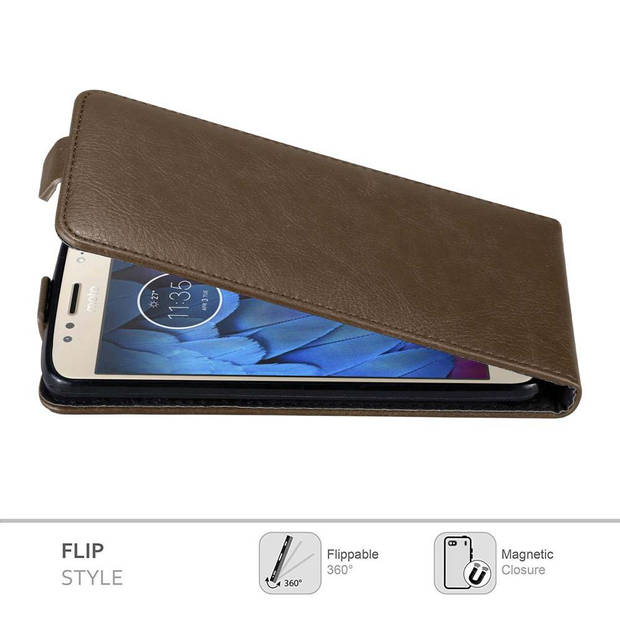 Cadorabo Hoesje geschikt voor Motorola MOTO G5S in KOFFIE BRUIN - Beschermhoes Flip Case Cover magnetische sluiting