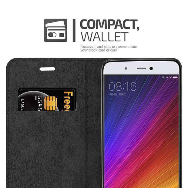 Cadorabo Hoesje geschikt voor Xiaomi Mi 5s in ZWARTE NACHT - Beschermhoes Case magnetische sluiting Cover