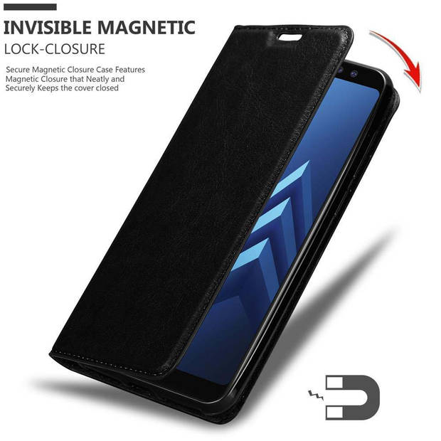 Cadorabo Hoesje geschikt voor Samsung Galaxy A8 2018 in ZWARTE NACHT - Beschermhoes Case magnetische sluiting Cover