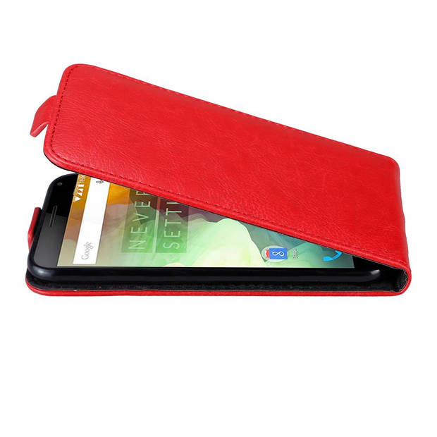 Cadorabo Hoesje geschikt voor OnePlus 2 in APPEL ROOD - Beschermhoes Flip Case Cover magnetische sluiting