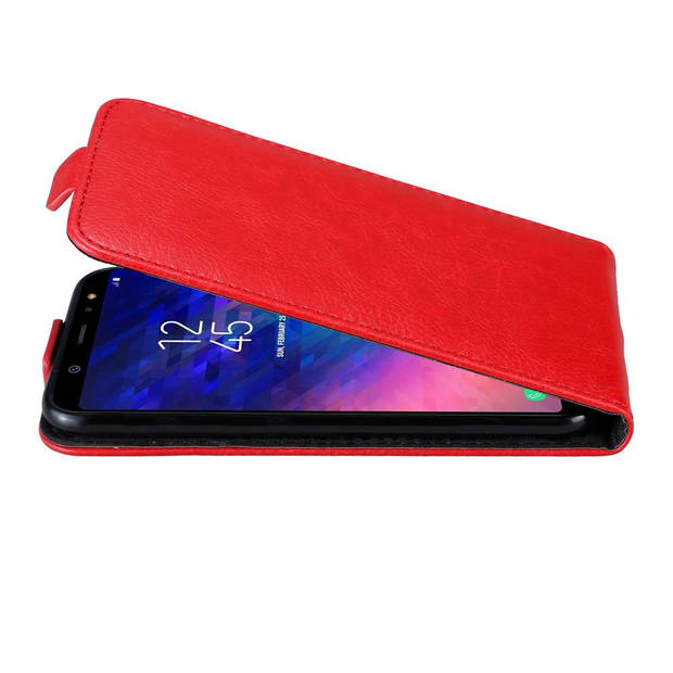 Cadorabo Hoesje geschikt voor Samsung Galaxy A6 PLUS 2018 in APPEL ROOD - Beschermhoes Flip Case Cover magnetische