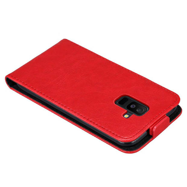 Cadorabo Hoesje geschikt voor Samsung Galaxy A6 PLUS 2018 in APPEL ROOD - Beschermhoes Flip Case Cover magnetische