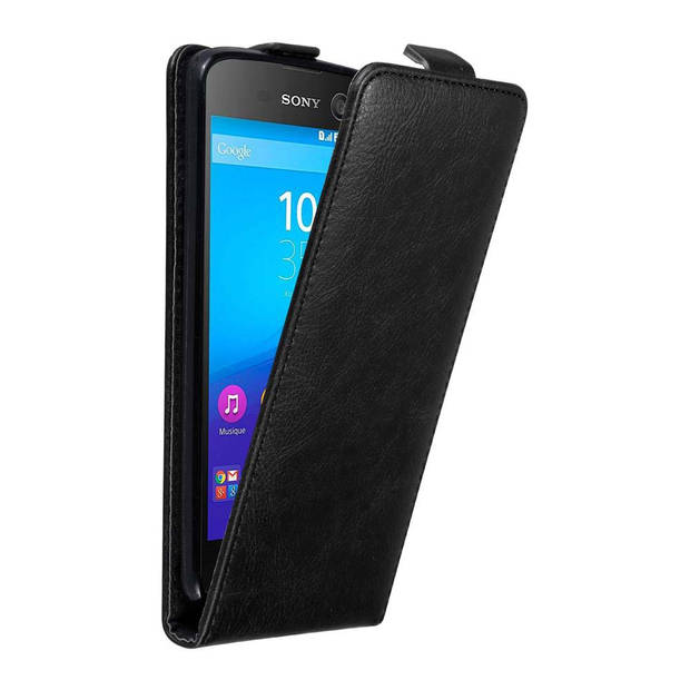 Cadorabo Hoesje geschikt voor Sony Xperia M5 in ZWARTE NACHT - Beschermhoes Flip Case Cover magnetische sluiting