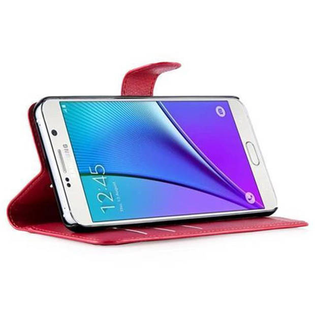 Cadorabo Hoesje geschikt voor Samsung Galaxy NOTE 5 in KARMIJN ROOD - Beschermhoes Cover magnetische sluiting Case