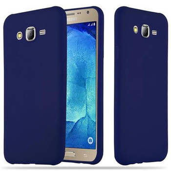 Cadorabo Hoesje geschikt voor Samsung Galaxy J7 2015 in CANDY DONKER BLAUW - Beschermhoes TPU silicone Case Cover