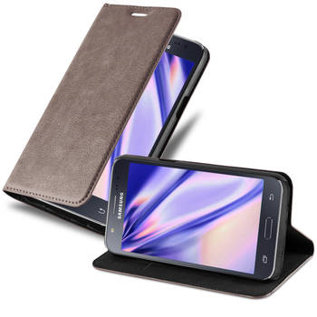 Cadorabo Hoesje geschikt voor Samsung Galaxy J5 2015 in KOFFIE BRUIN - Beschermhoes Case magnetische sluiting Cover