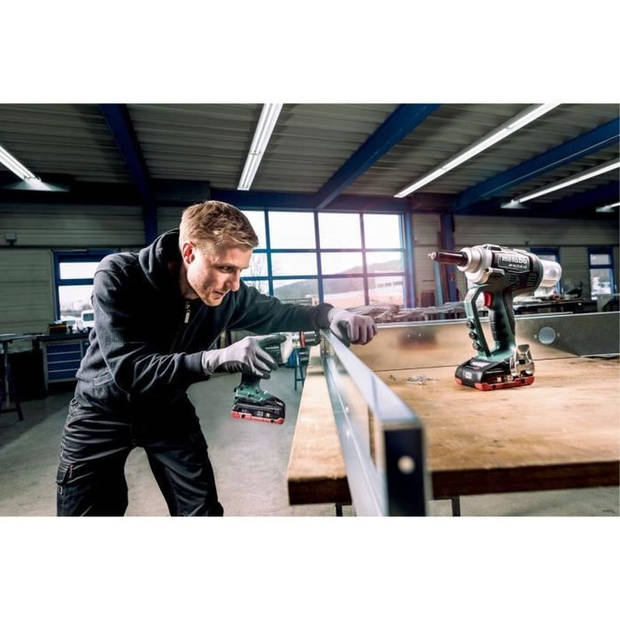 Accuklinkhamer - METABO - NP 18 LTX BL 5.0 - 18 V - MetaBOX 145 L