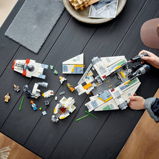 LEGO® Star Wars: Ahsoka Ghost en Phantom II 75357 bouw- en speelset met 2 bouwbare ruimteschepen en 5 personages,