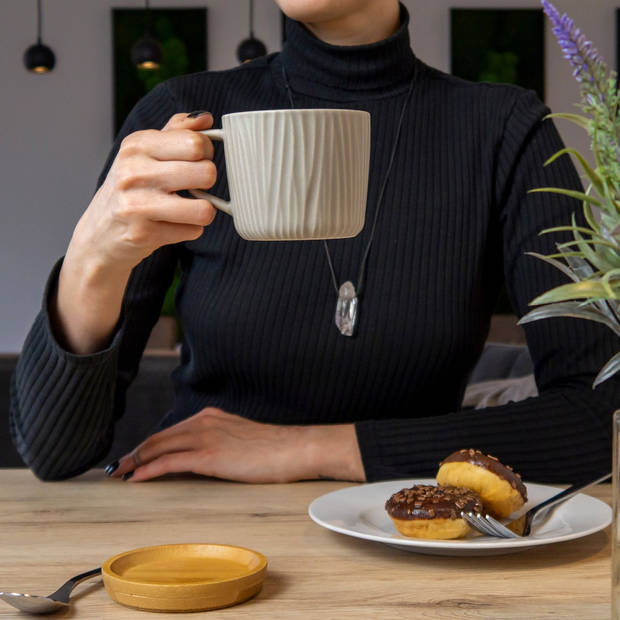 Intirilife koffiekop met noords geribbeld patroon in grijs - 230 ml - theekop van keramiek met houten onderzetter