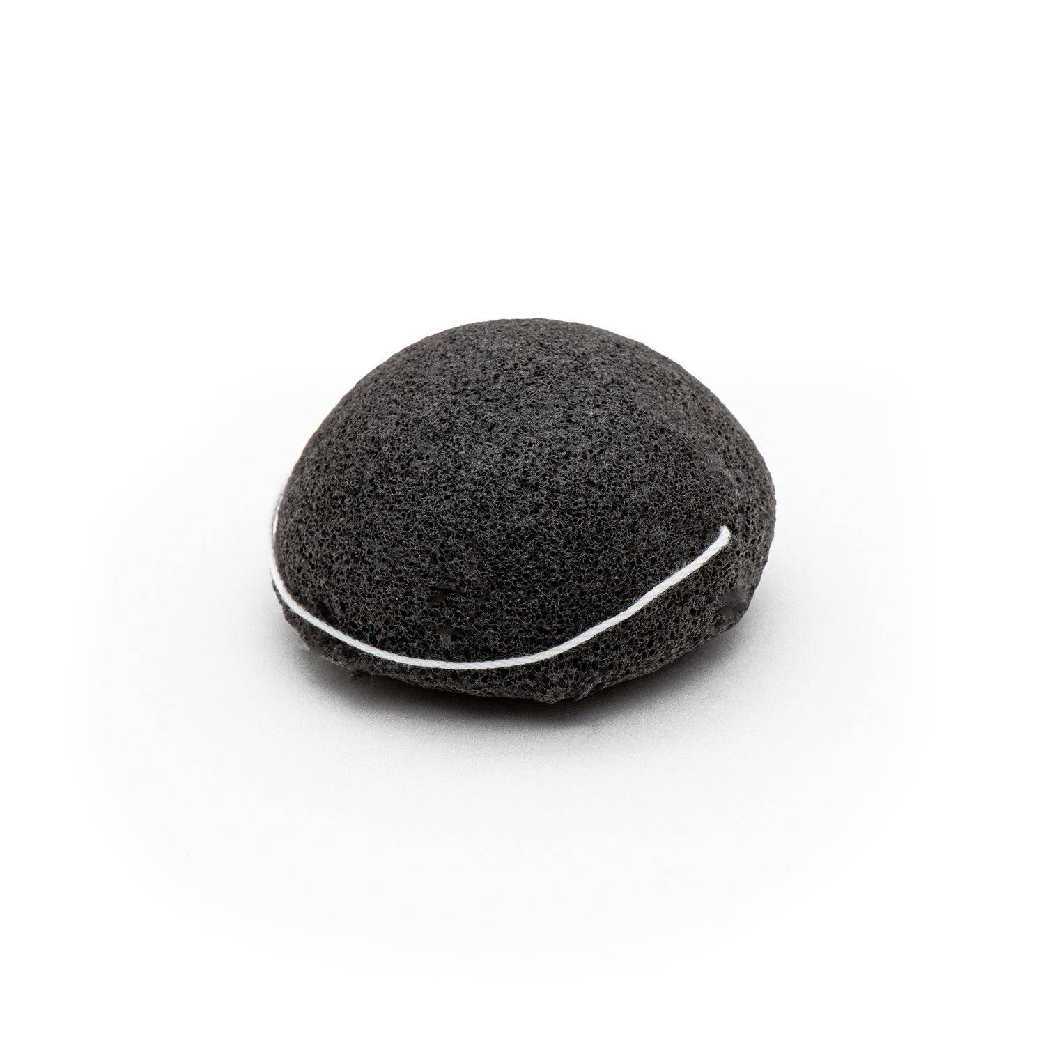 Intirilife konjac spons in zwart - 6,5 cm diameter - 4,5 cm hoogte - gezichtsreiniging