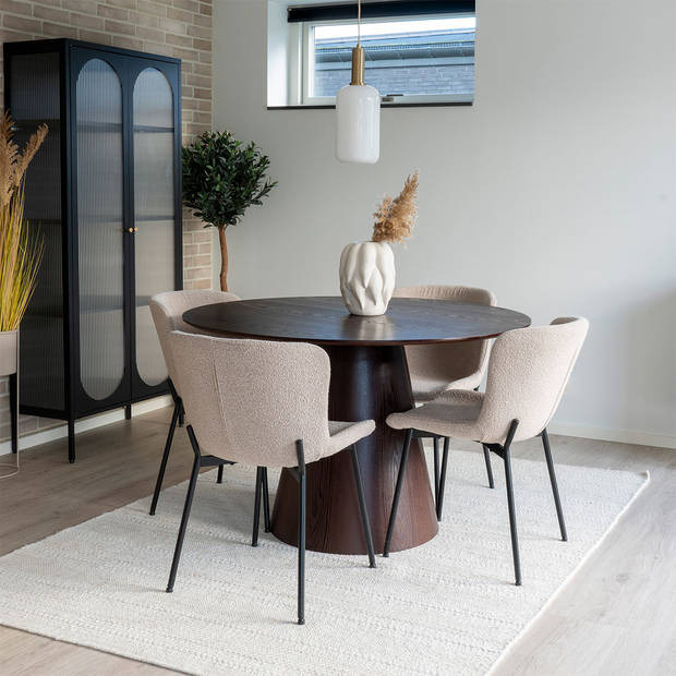 Bolton eethoek eetkamertafel Ø120cm donker bruin en 4 Maceda stoel beige.