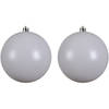 2x Grote raam/deur/kerstboom decoratie winter witte kerstballen 20 cm mat - Kerstbal