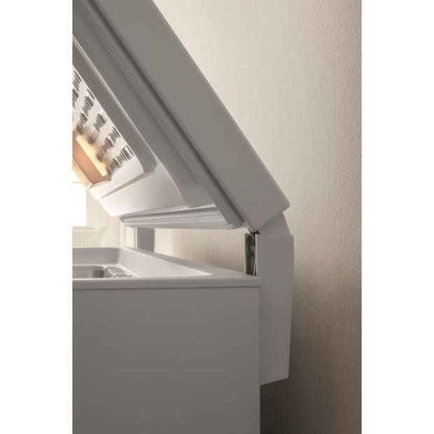 Diepvrieskist - INDESIT OS2A450HFR - 437L - Klasse E - L 140,5 cm x H 91,6 cm - Wit