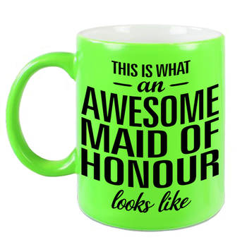 Neon groene awesome maid of honour cadeau mok / beker voor je getuigen 330 ml - feest mokken