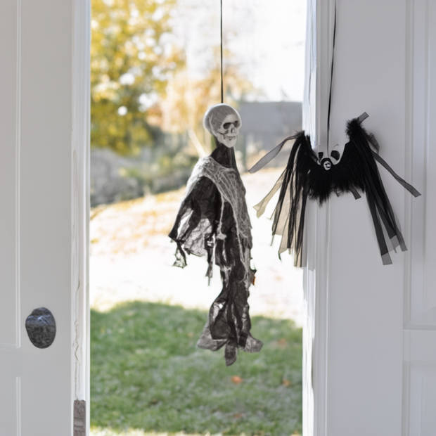 Hanging skull decor